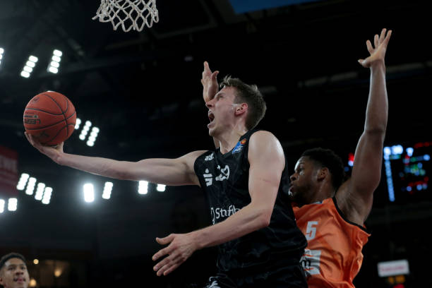 影响力与挑 影响力与挑